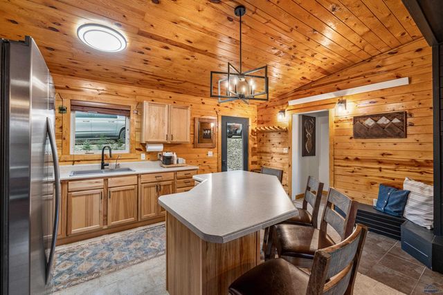 21621 HIGH COUNTRY LOOP, Deadwood, SD 57732