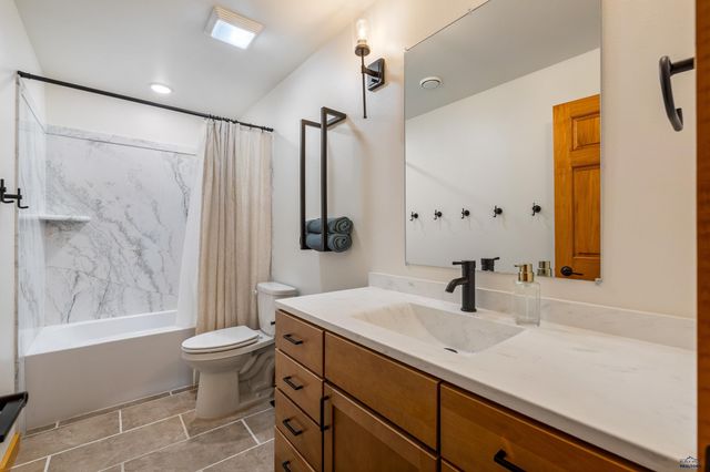 21621 HIGH COUNTRY LOOP, Deadwood, SD 57732