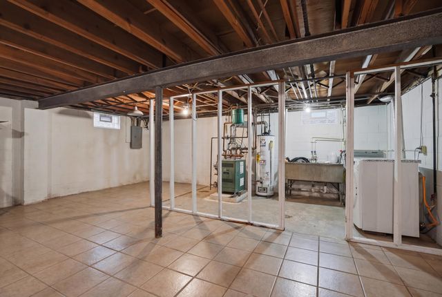 5335 Buchanan Street, Merrillville, IN 46410