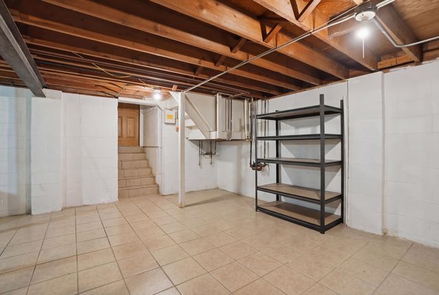 5335 Buchanan Street, Merrillville, IN 46410