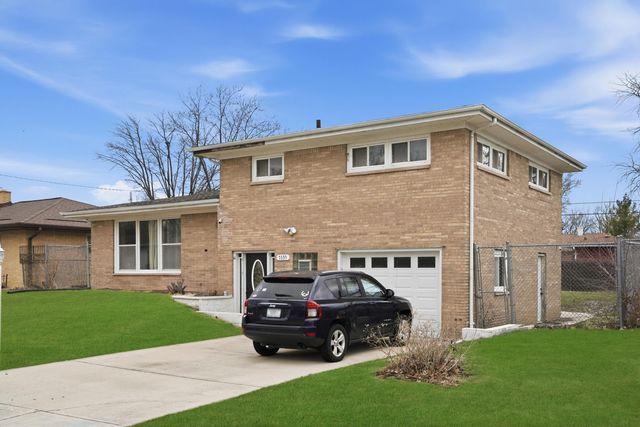 5335 Buchanan Street, Merrillville, IN 46410