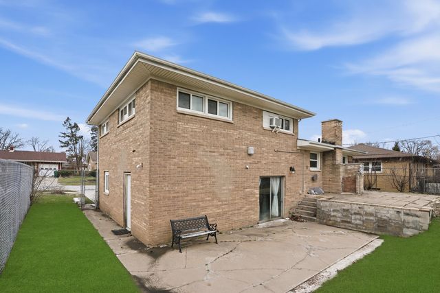 5335 Buchanan Street, Merrillville, IN 46410