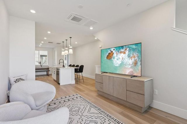 473 Sentinel Drive, Alameda, CA 94501