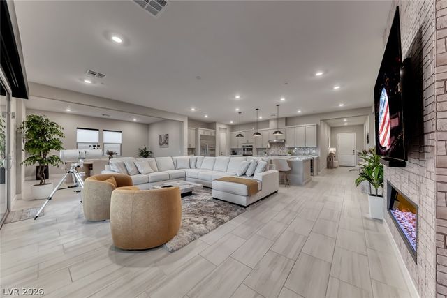 375 Portus Delphini Court, Henderson, NV 89011