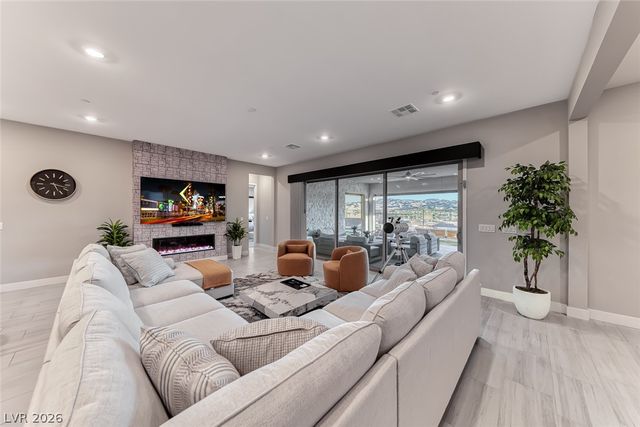 375 Portus Delphini Court, Henderson, NV 89011