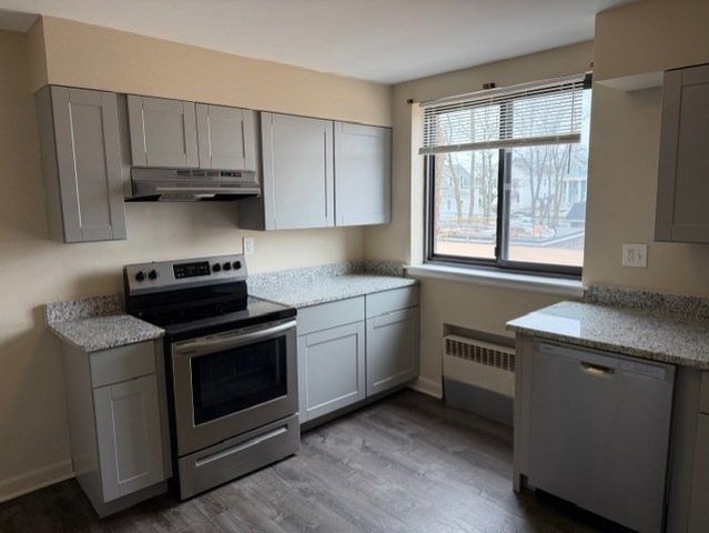 14 Ashland St 2R, Worcester, MA 01609