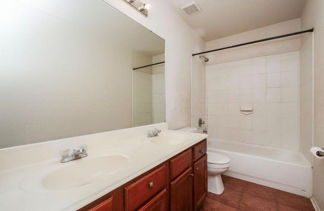 326 Remington Ridge Drive, Houston, TX 77073