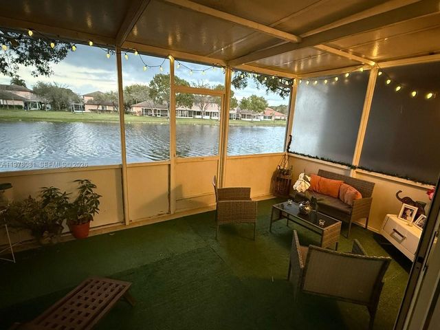 20875 NW 4th St, Pembroke Pines, FL 33029