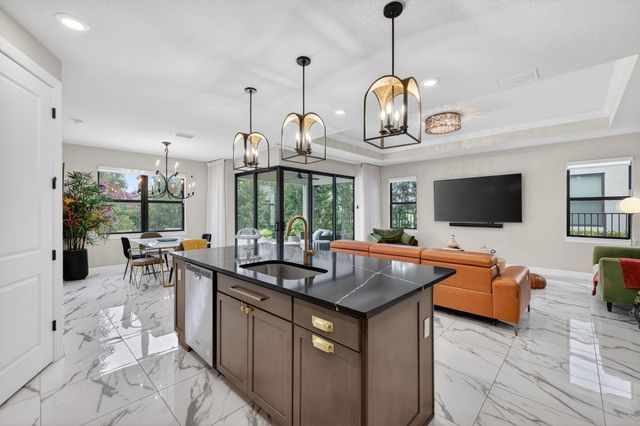 2455 Primrose Place, Oakland Park, FL 33309