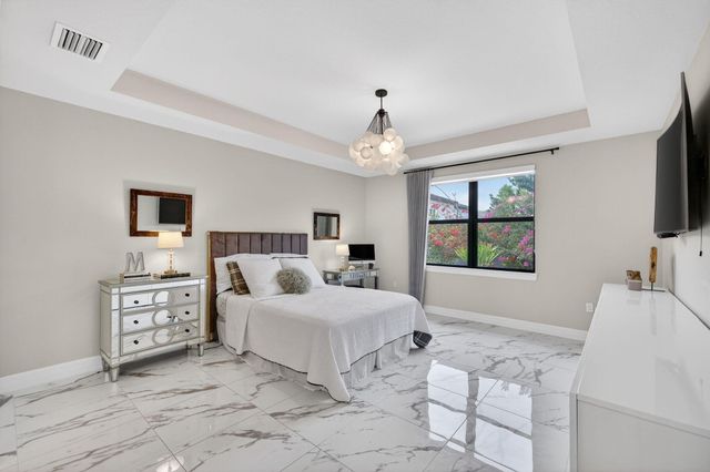 2455 Primrose Place, Oakland Park, FL 33309