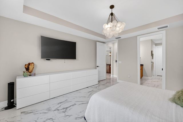 2455 Primrose Place, Oakland Park, FL 33309