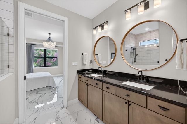 2455 Primrose Place, Oakland Park, FL 33309