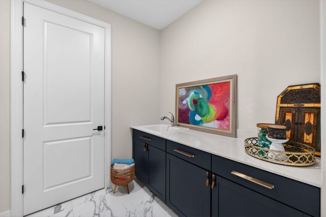 2455 Primrose Place, Oakland Park, FL 33309