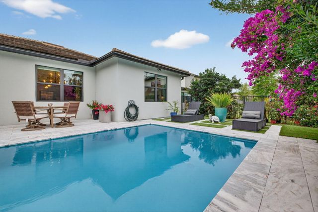 2455 Primrose Place, Oakland Park, FL 33309