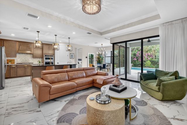 2455 Primrose Place, Oakland Park, FL 33309