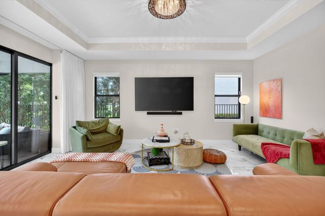 2455 Primrose Place, Oakland Park, FL 33309