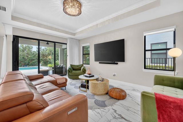 2455 Primrose Place, Oakland Park, FL 33309