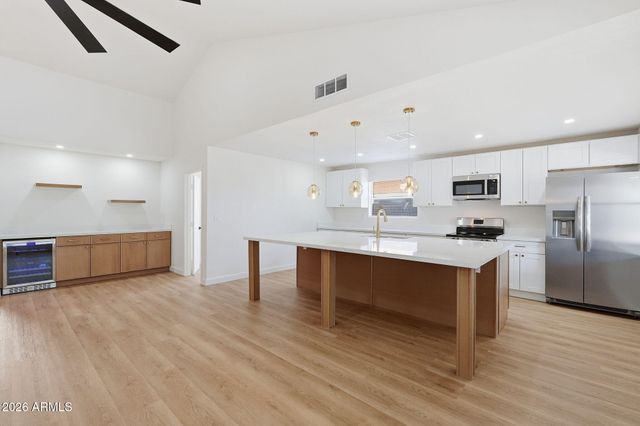 7742 W CHERRY HILLS Drive, Peoria, AZ 85345