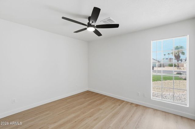 7742 W CHERRY HILLS Drive, Peoria, AZ 85345