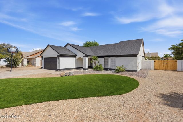 7742 W CHERRY HILLS Drive, Peoria, AZ 85345