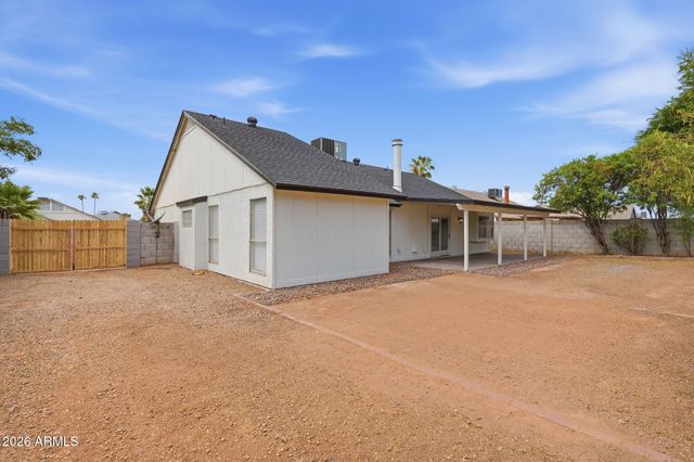 7742 W CHERRY HILLS Drive, Peoria, AZ 85345