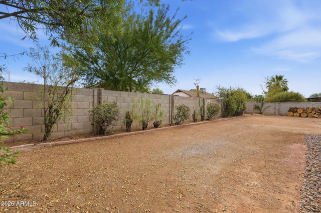 7742 W CHERRY HILLS Drive, Peoria, AZ 85345