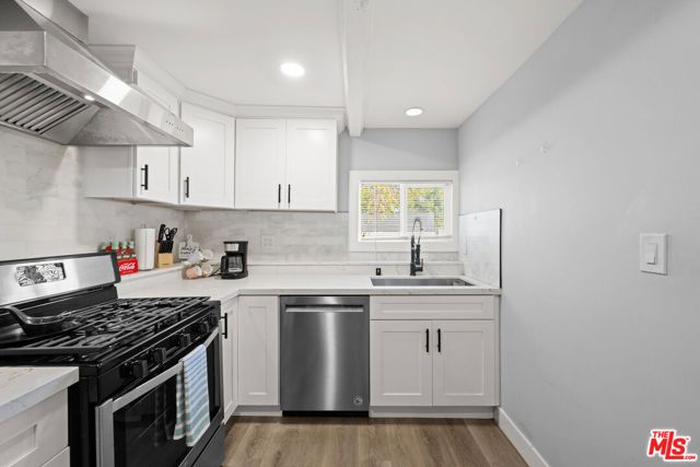 816 Terrace 49, Los Angeles, CA 90042