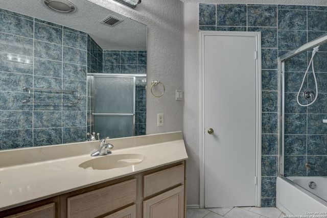 8131 Forest Bow, Live Oak, TX 78233