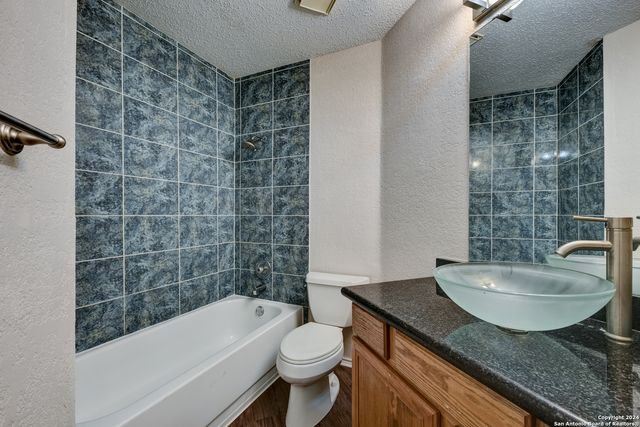 8131 Forest Bow, Live Oak, TX 78233