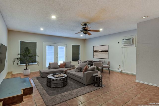 8131 Forest Bow, Live Oak, TX 78233