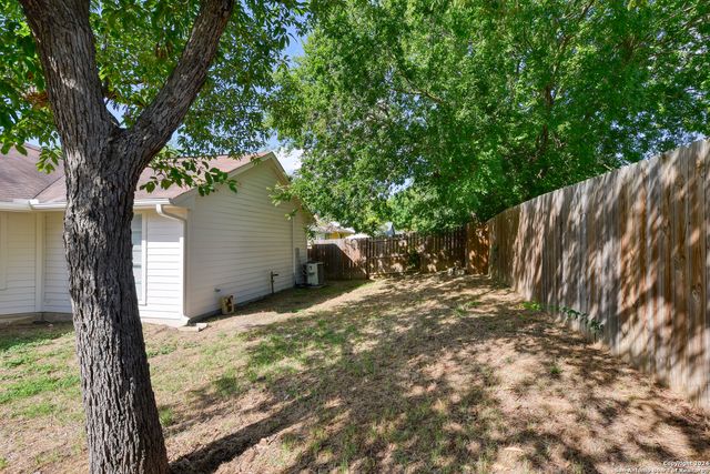 8131 Forest Bow, Live Oak, TX 78233