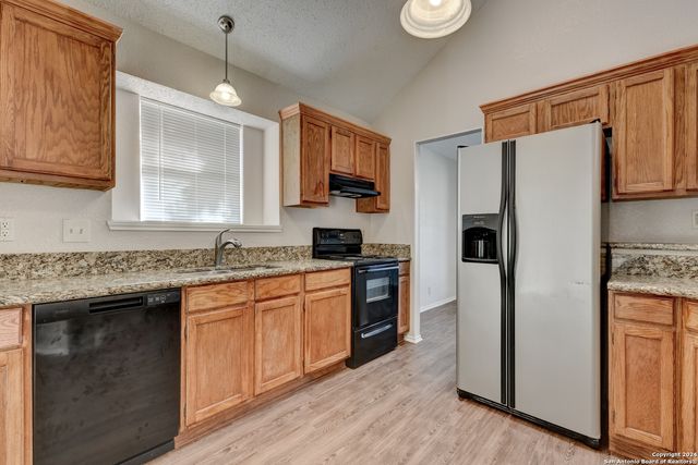 8131 Forest Bow, Live Oak, TX 78233