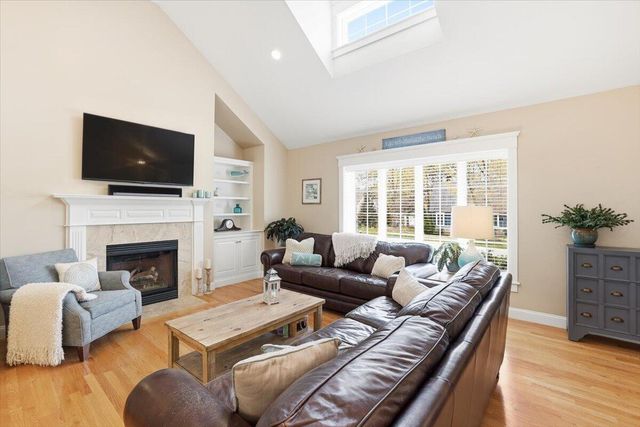 140 Pheasant Hill Circle, Cotuit, MA 02635