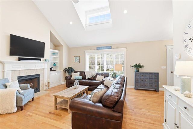 140 Pheasant Hill Circle, Cotuit, MA 02635