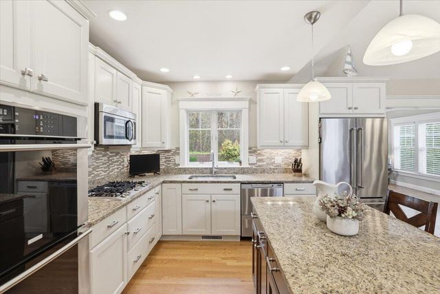 140 Pheasant Hill Circle, Cotuit, MA 02635