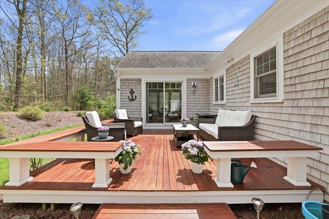 140 Pheasant Hill Circle, Cotuit, MA 02635