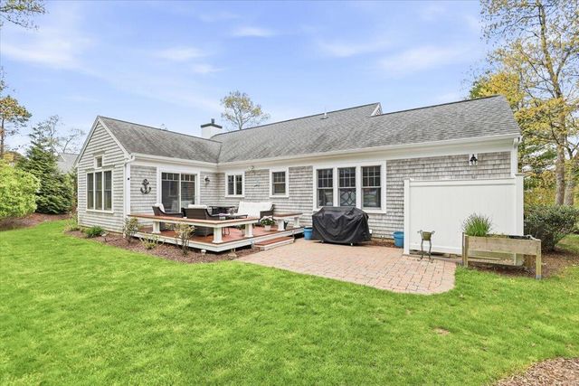 140 Pheasant Hill Circle, Cotuit, MA 02635