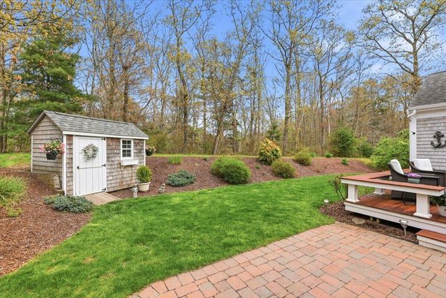 140 Pheasant Hill Circle, Cotuit, MA 02635