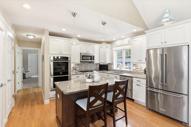 140 Pheasant Hill Circle, Cotuit, MA 02635