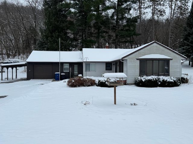 453 Spring Creek Road S, Red Wing, MN 55066