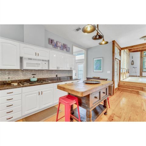 1225 Waterway LN, Burnet, TX 78611