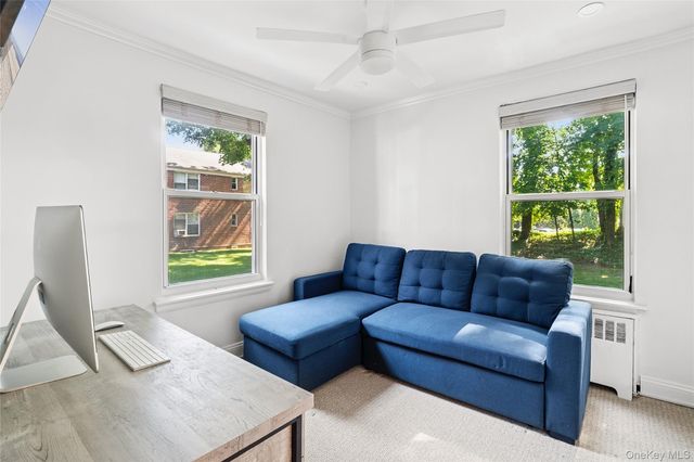 44 Edwards Street 1A, Roslyn Heights, NY 11577