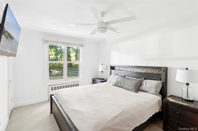 44 Edwards Street 1A, Roslyn Heights, NY 11577