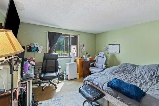 271 Humphrey St H16, Lowell, MA 01850