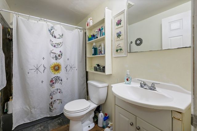 271 Humphrey St H16, Lowell, MA 01850