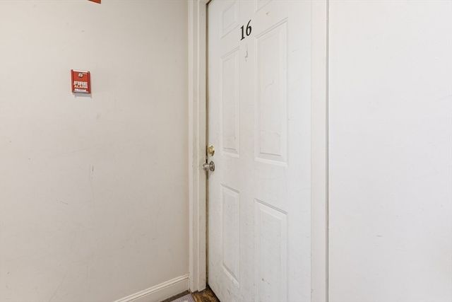 271 Humphrey St H16, Lowell, MA 01850