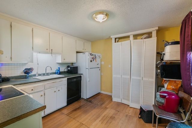 271 Humphrey St H16, Lowell, MA 01850