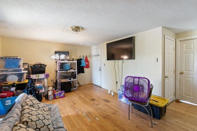 271 Humphrey St H16, Lowell, MA 01850