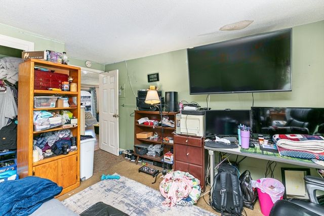271 Humphrey St H16, Lowell, MA 01850