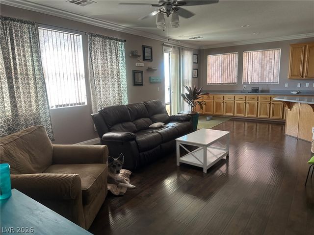 11077 Village Crest Lane, Las Vegas, NV 89135